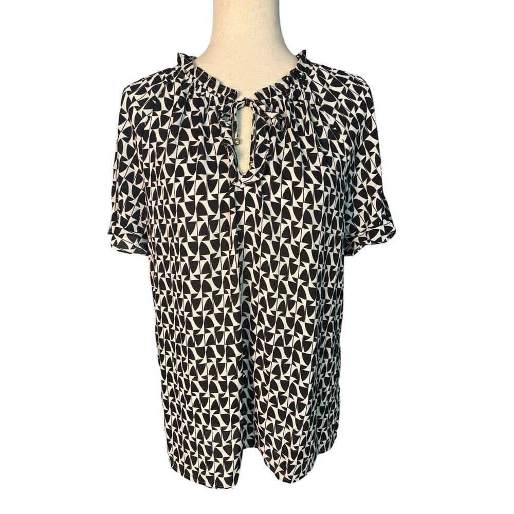 Liz Claiborne Black and White Geometric Keyhole Blouse
